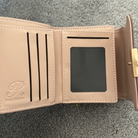 Wallet - Picture 3 of 5